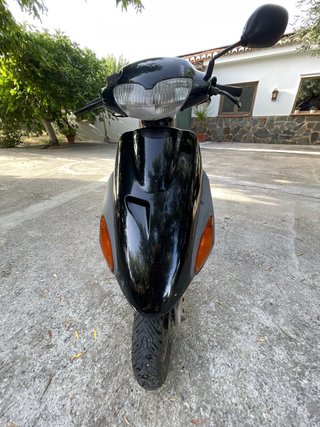 Ciclomotor Scooter Negro Automático