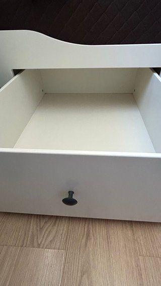 1 Diván Ikea con 2 colchones + Escritorio
