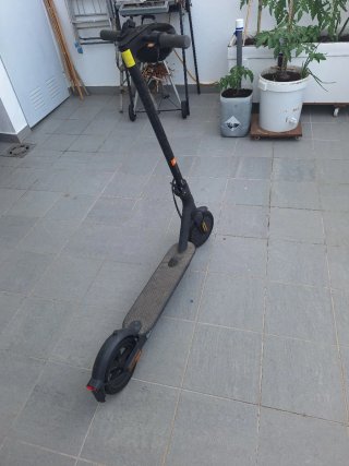 Patinete Eléctrico Mi.com con Bluetooth