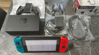 Nintendo Switch Azul/Rojo Completa, como nueva.