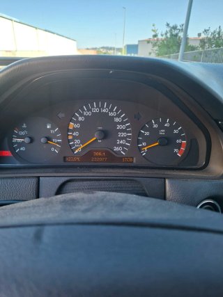 Mercedes-Benz Clase E 2000