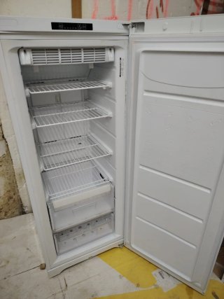 Congelatore verticale bianco
