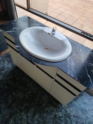Mueble de baño con lavabo