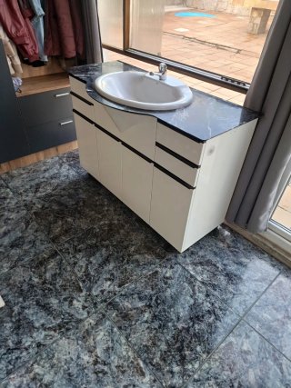 Mueble de baño con lavabo