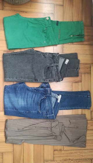 Confezione da quattro pantaloni da donna