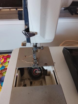 Máquina de coser Supermatic 2000 NS