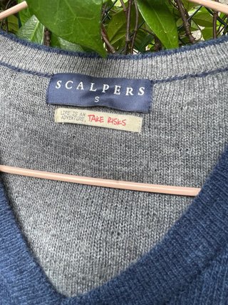 Jersey Scalpers Lana Azul V-Neck
