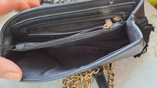 Pochette con catena e frange