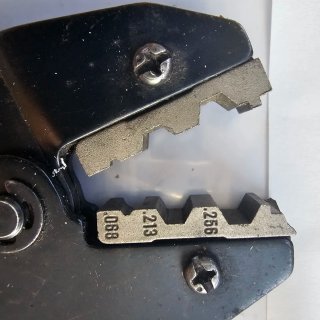 Prensapunteras para cable coaxial