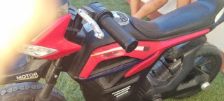 Moto eléctrica infantil con música, volumen y USB