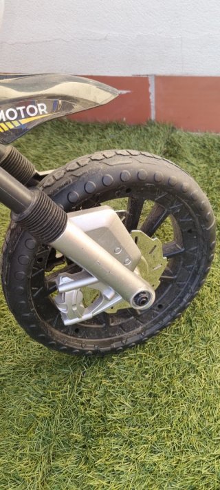 Moto eléctrica infantil con música, volumen y USB