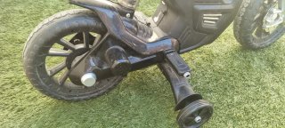 Moto eléctrica infantil con música, volumen y USB