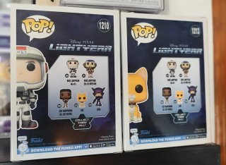 Funko Pop! Buzz Lightyear (Glow) y Sox (Flocked)
