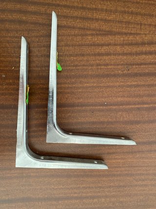 Escuadras metálicas para estantería