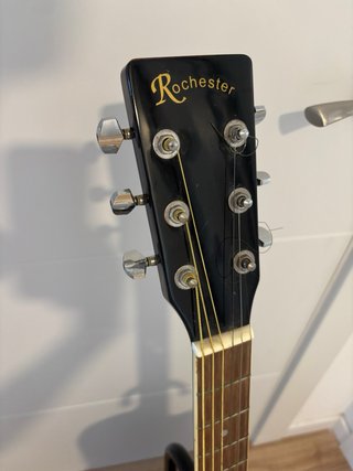 Guitarra Acústica Rochester y Guitarra Clásica