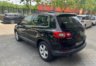 Volkswagen Tiguan - 2010