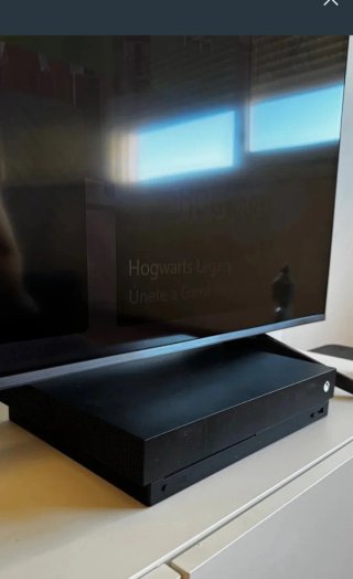 Xbox One X Negra con mandos con cable