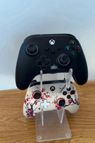 Xbox One X Negra con mandos con cable
