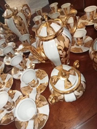 Juego de café porcelana oro y blanco