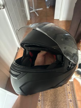 Casco de moto negro