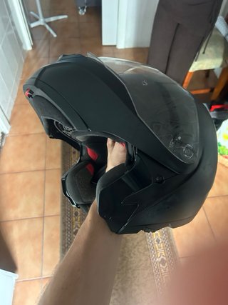Casco de moto negro