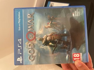 PS4 (PlayStation 4) con 2 mandos y juegos