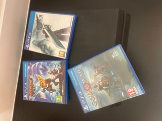 PS4 (PlayStation 4) con 2 mandos y juegos
