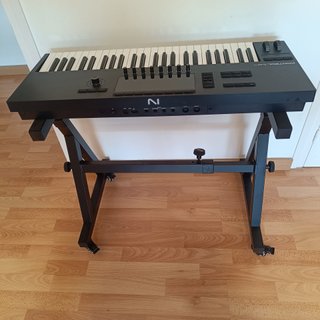Teclado MIDI Native Instruments Kontrol S49