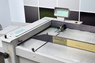 Hendidora Nagel con aire