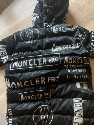 Abrigo Moncler negro talla M