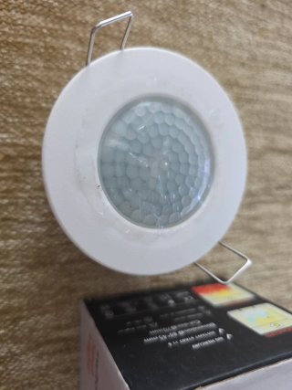 Lote 2 focos LED y 2 bases Simon