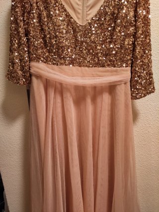 Vestido fiesta dorado precioso.