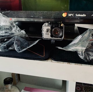 Cámara deportiva tipo Action Cam HD + accesorios