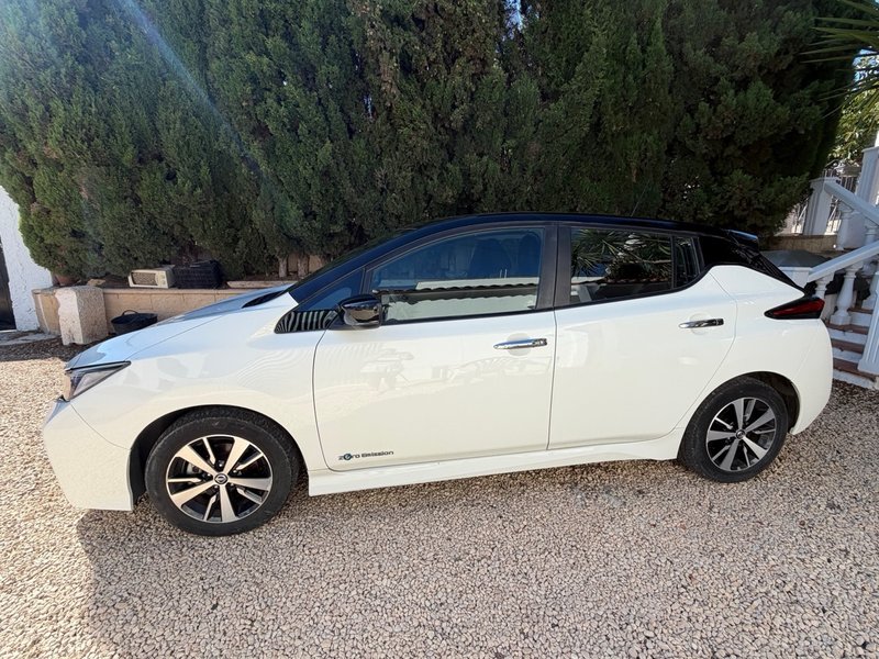Nissan Leaf 2019 - foto 1