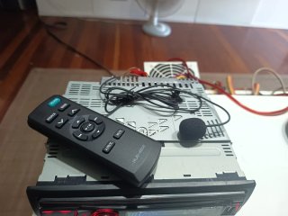 Radio CD Alpine CDE-133BT Bluetooth