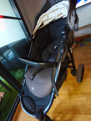 Carro de paseo Joie + funda impermeable