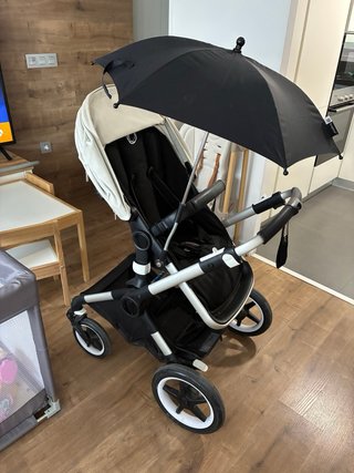 Carro Bugaboo Fox 2 Negro y Beige con sombrilla