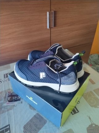 Zapatos de trabajo POBOSTER azules y blancos