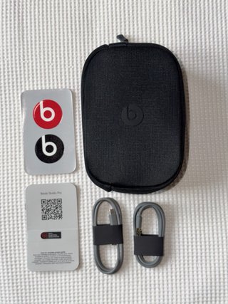 Beats Studio Pro Negros -Como nuevos Caja Original