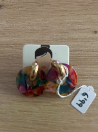 Pendientes dorados multicolor