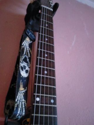 Guitarra Eléctrica Maya Negra