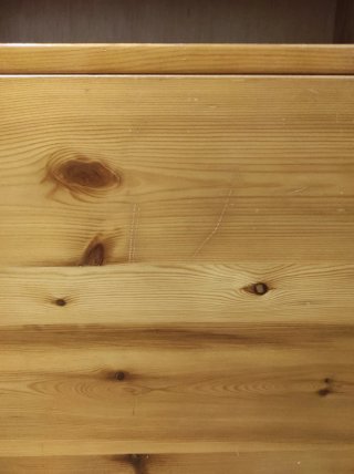 Arcón de madera de pino