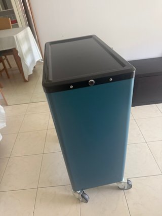 Carro de herramienta con ruedas y cajón