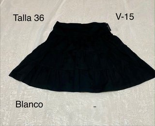 Falda negra ( 4 prendas de 5€ por 18€)