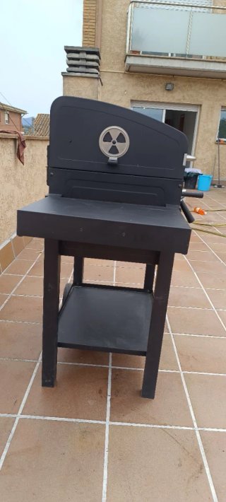 Barbacoa de carbón negra