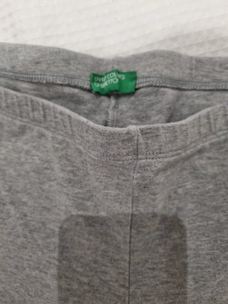 Leggings Benetton grises con logo