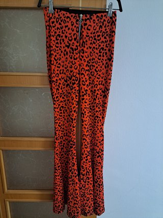 Pantalones campana estampado leopardo