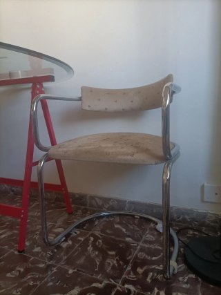 Silla estilo retro beige