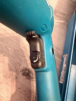 Makita HP2051 Taladro Percutor Profesional 720W