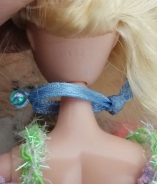 Bambola Pam con vestiti